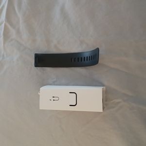 Fitbit charge 4 charger in band